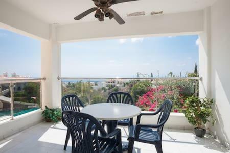 Spacious 2 bedroom apartment Peyia Exterior foto